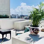 Apartments Close Beach